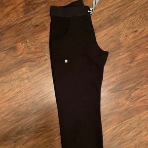 Figs Kade Cargo Scrub Pants